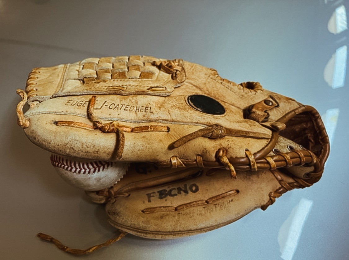 old-baseball-glove